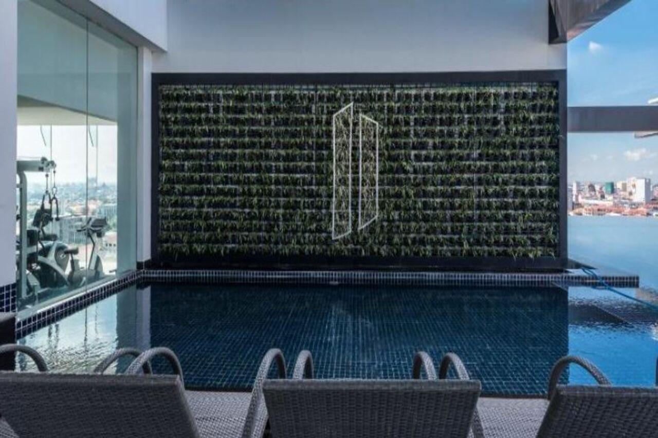 Naki Suites @ Silvertown Phnom Penh Exterior photo