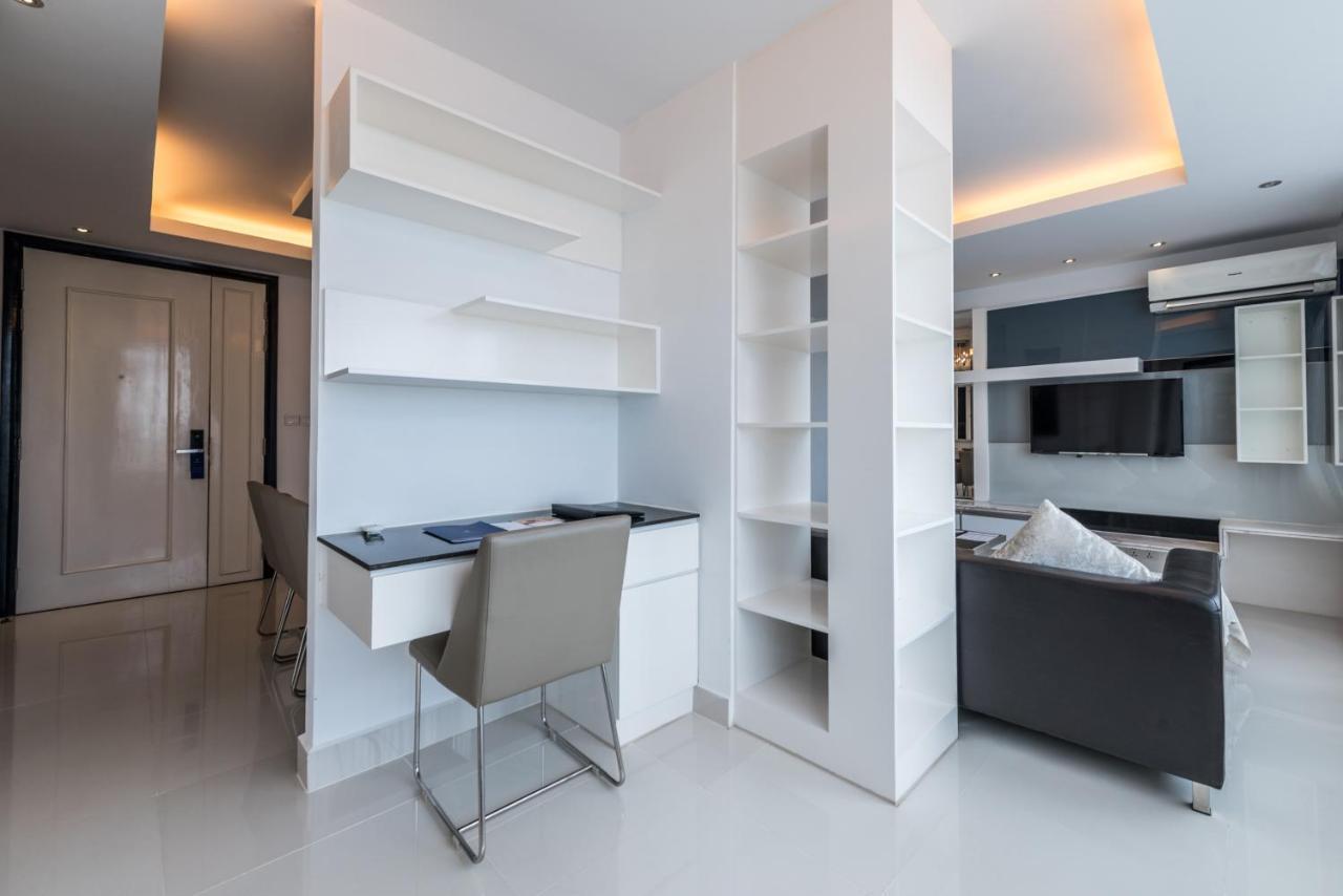 Naki Suites @ Silvertown Phnom Penh Exterior photo