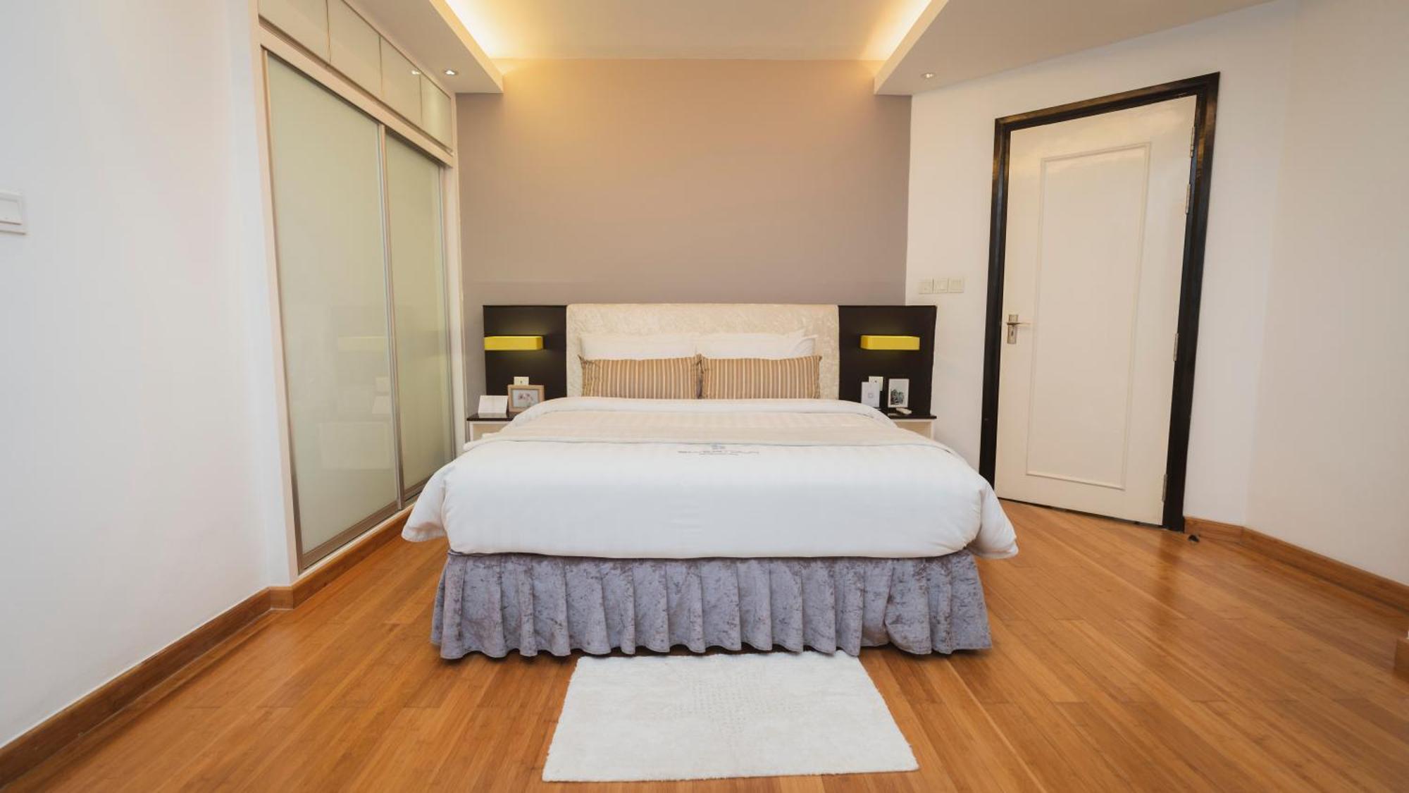 Naki Suites @ Silvertown Phnom Penh Exterior photo